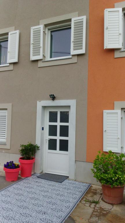Orange Cube Apartment Rijeka Exterior foto